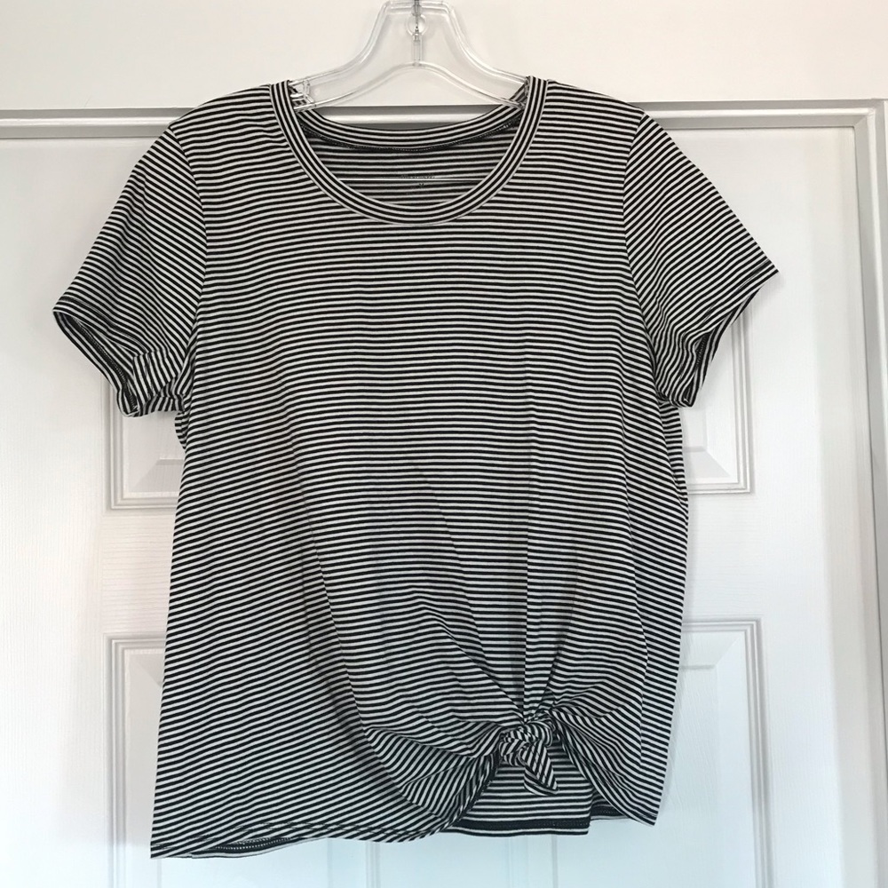 Tie front crew neck Tee
